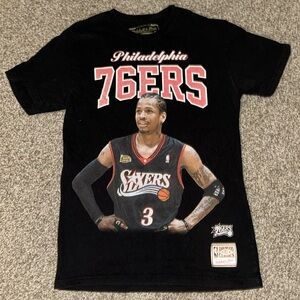 M Black Mitchell&Ness 76ers tee.
